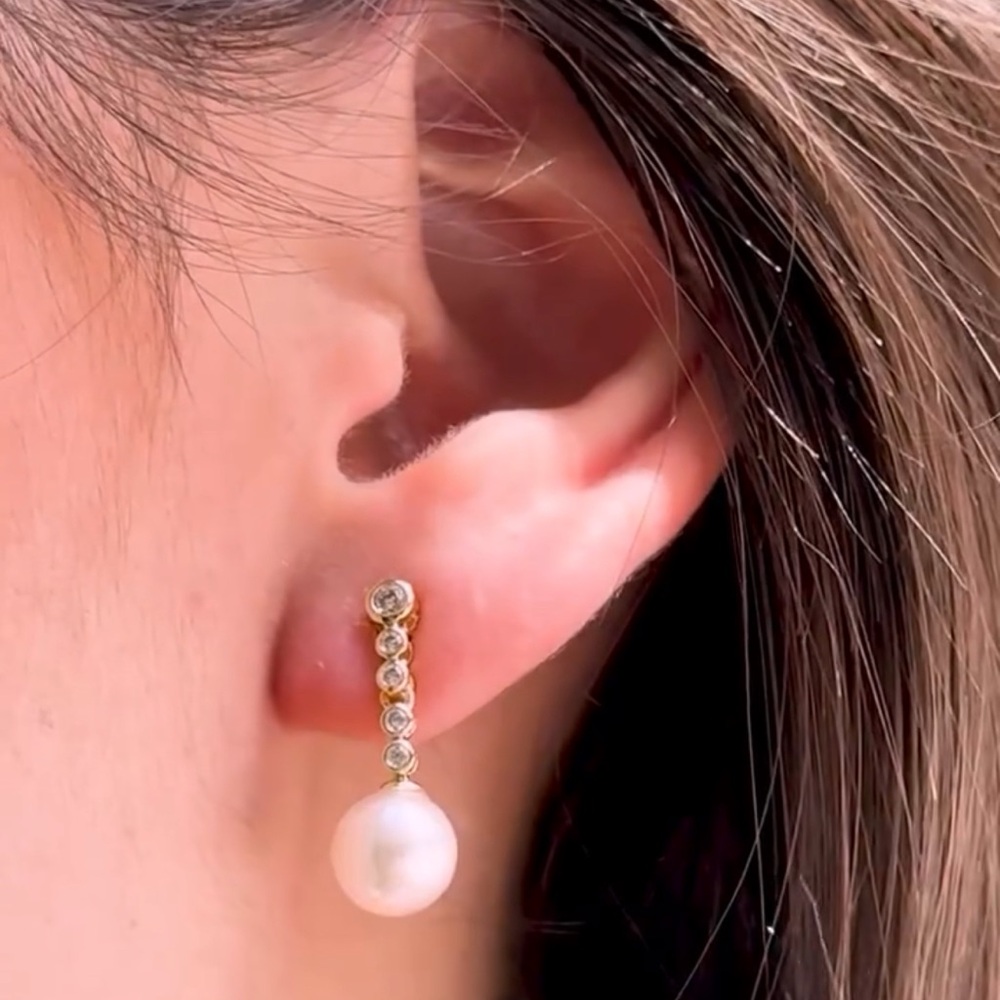 Elegant Gold and Pearl Drop Earrings